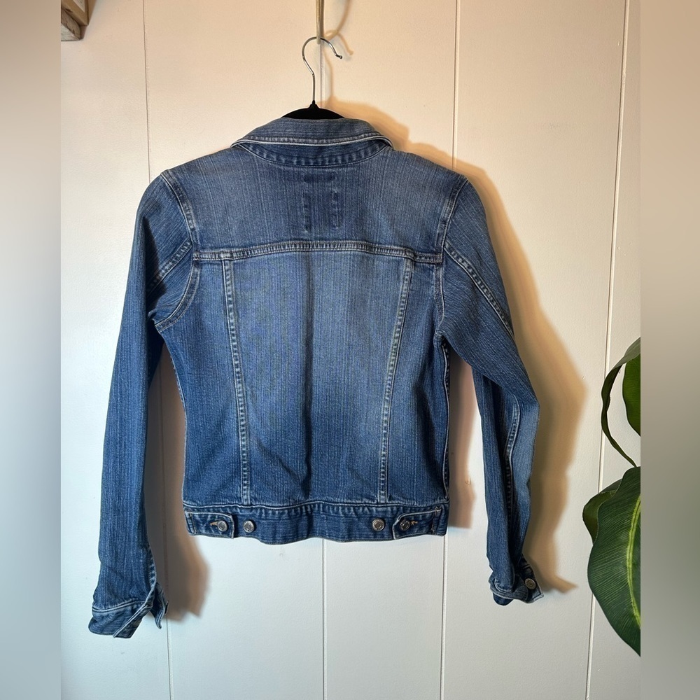 Old Navy Women’s Stretch Denim Jacket Size Small - Picture 4 of 9